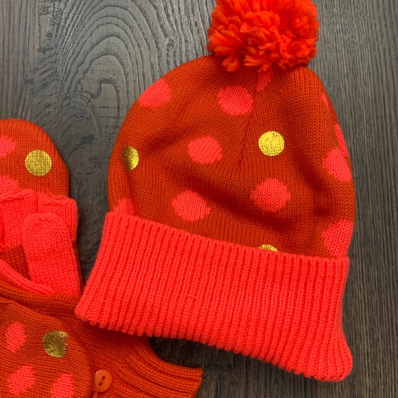 Beanie and mitten gloves - Picture 4 of 5